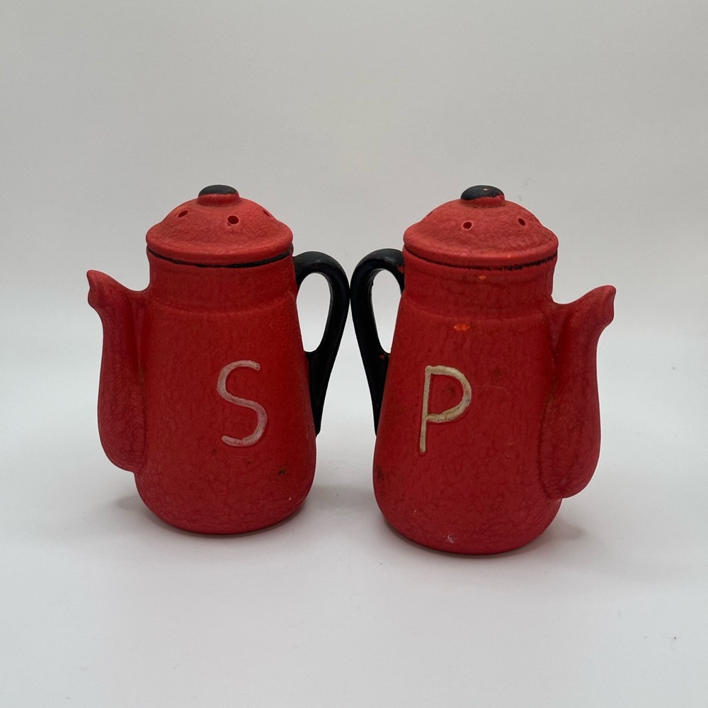 Vintage Ceramic Red Coffee Pot Salt & Pepper Shakers Japan